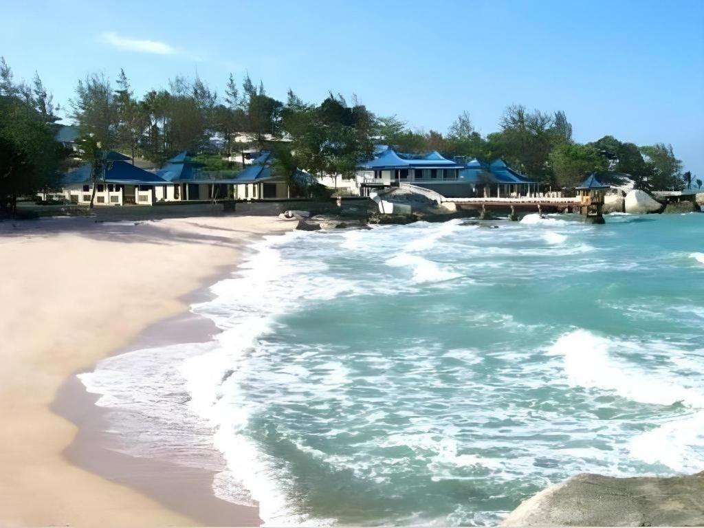 Tanjung Pesona Beach Resort & Spa Sungailiat Bagian luar foto