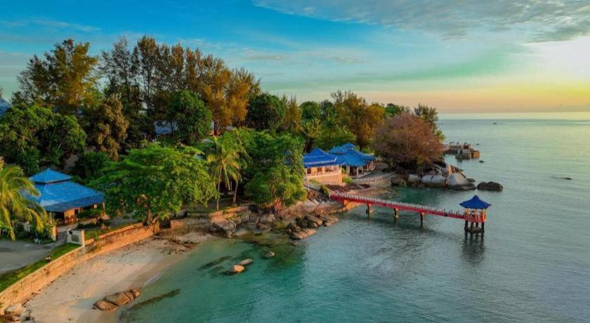 Tanjung Pesona Beach Resort & Spa Sungailiat Bagian luar foto